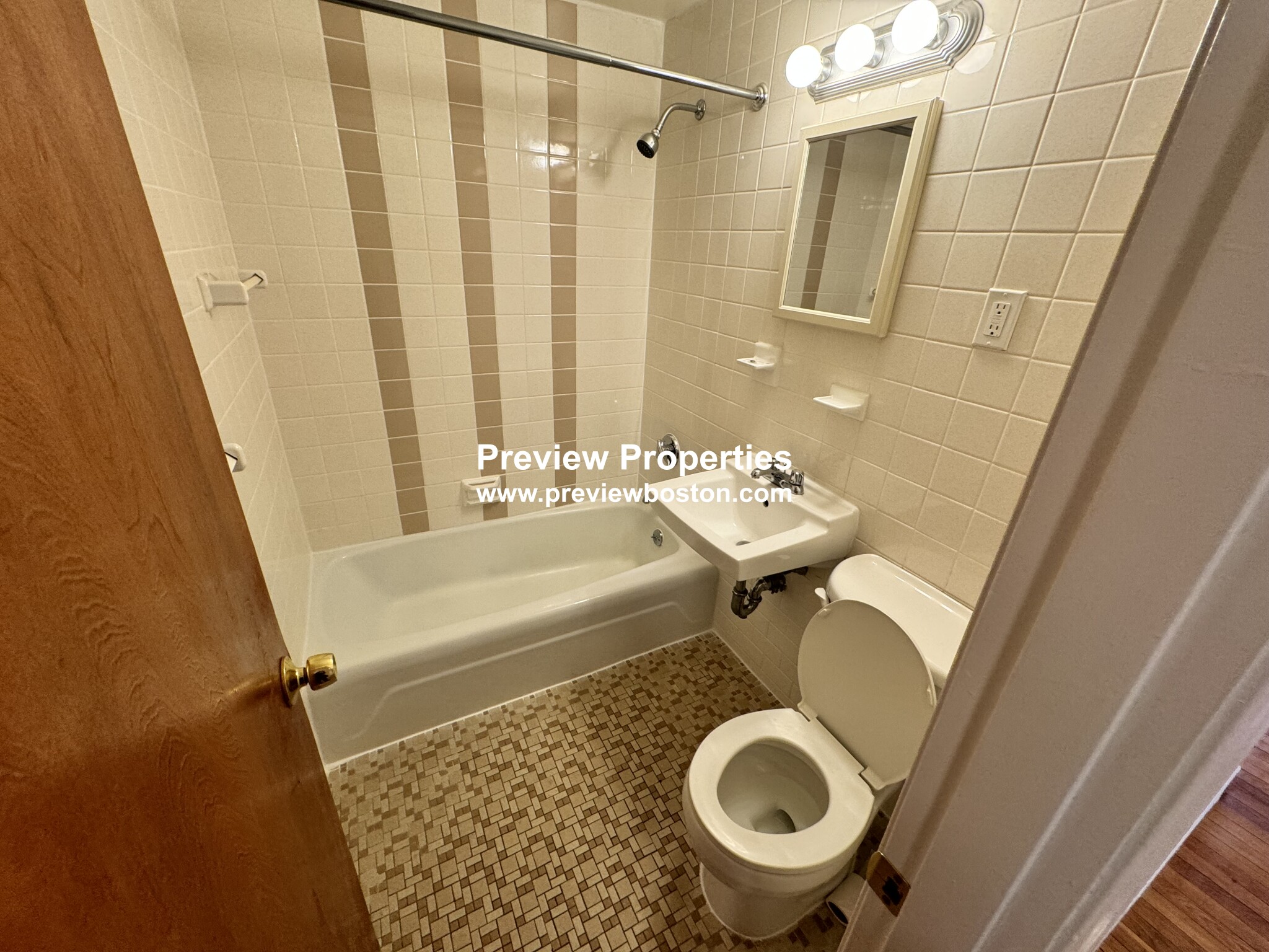 180 North Beacon St, Brighton