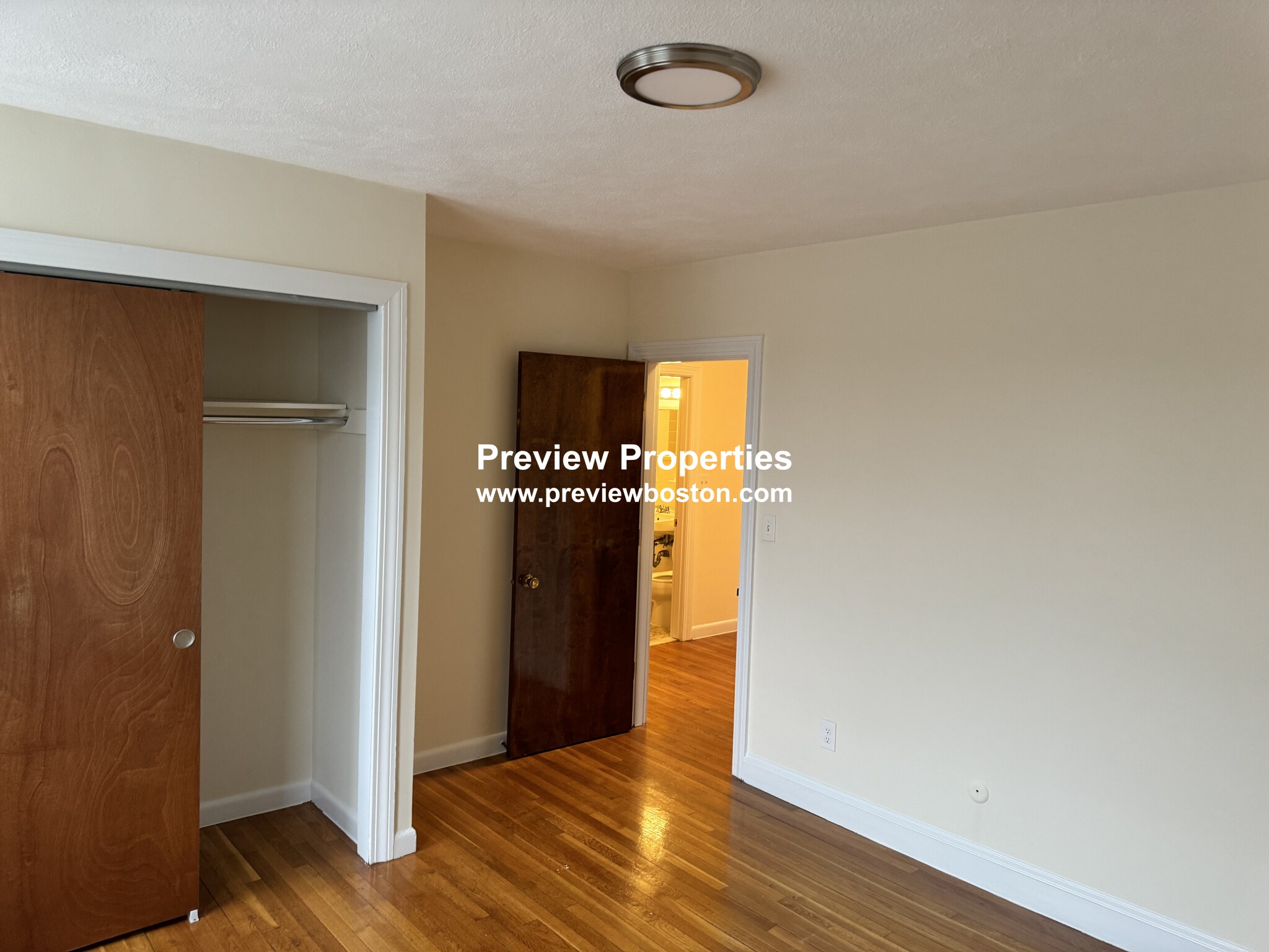 180 North Beacon St, Brighton