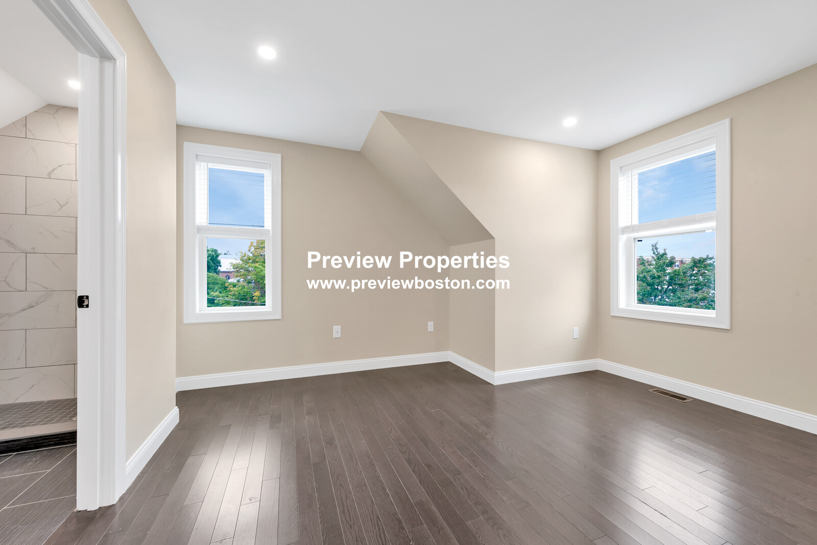 73-75 Lexington St, Waltham