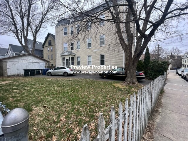 184 School St, Jamaica Plain