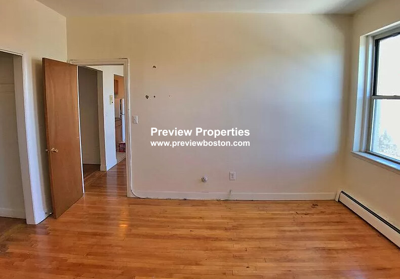 64 Brighton Ave, Allston