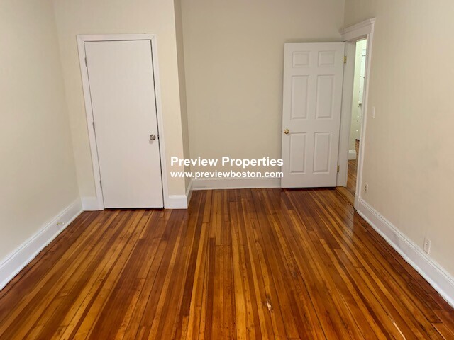 7 Mount Hood Rd, Brighton