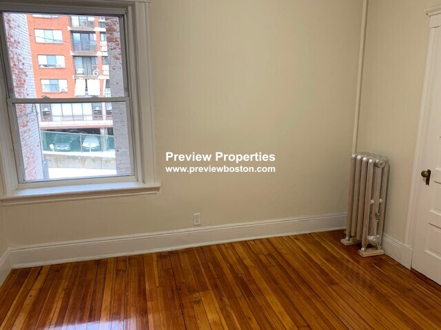 7 Mount Hood Rd, Brighton