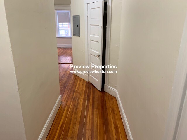 7 Mount Hood Rd, Brighton