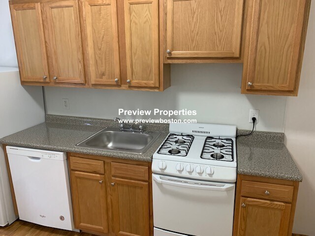 7 Mount Hood Rd, Brighton