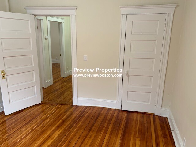 7 Mount Hood Rd, Brighton