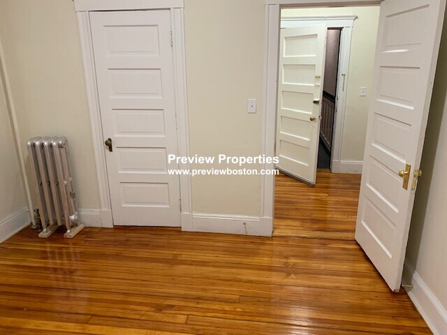 7 Mount Hood Rd, Brighton