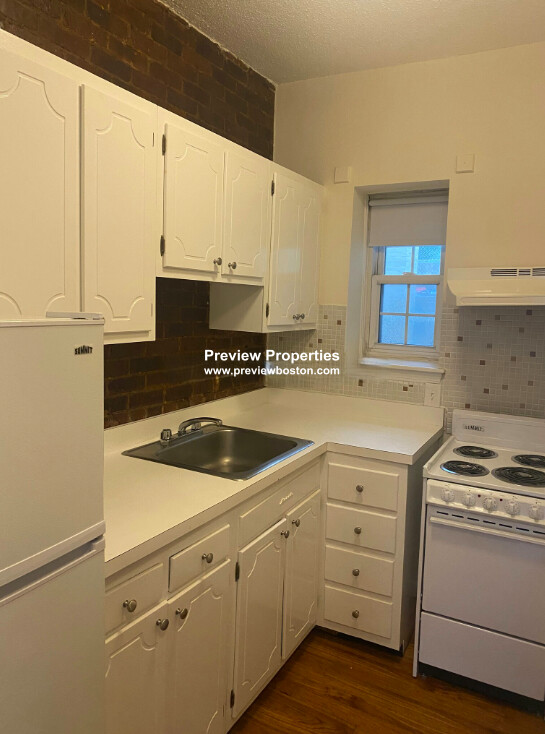 54 South Huntington Ave, Jamaica Plain