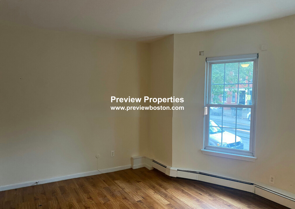 54 South Huntington Ave, Jamaica Plain