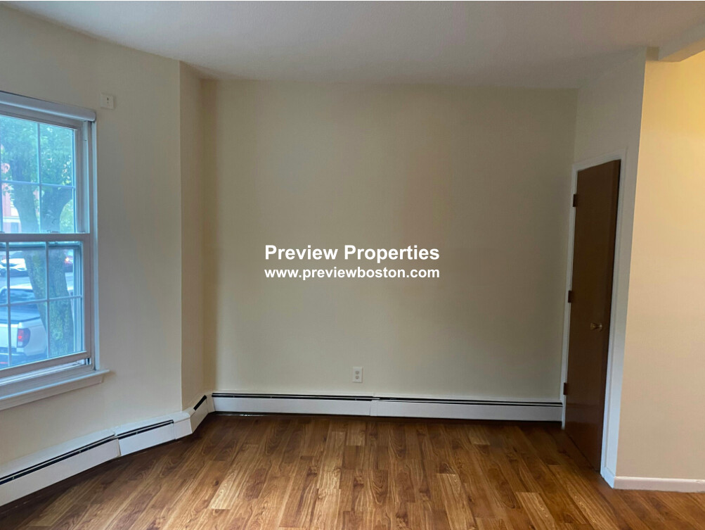 54 South Huntington Ave, Jamaica Plain