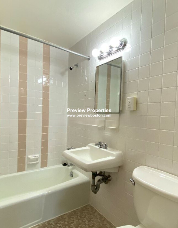 54 South Huntington Ave, Jamaica Plain