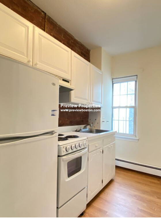 54 South Huntington Ave, Jamaica Plain