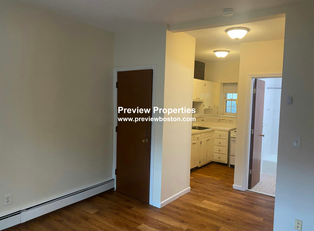 54 South Huntington Ave, Jamaica Plain