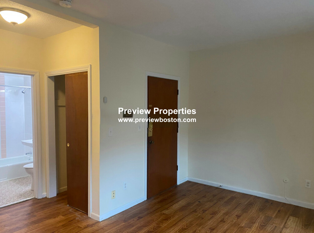 54 South Huntington Ave, Jamaica Plain