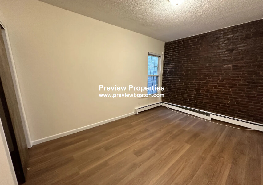 54 South Huntington Ave, Jamaica Plain