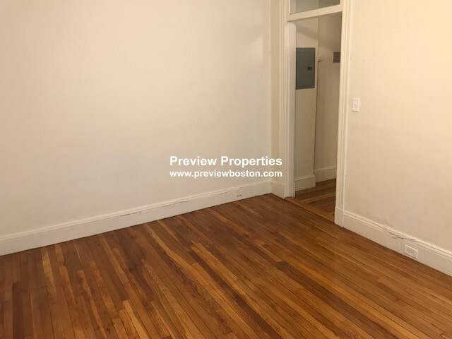 1185 Boylston St, Fenway