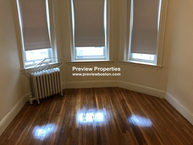 1185 Boylston St, Fenway