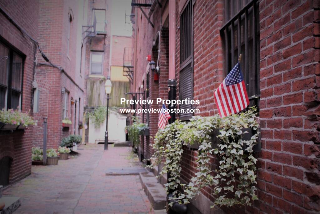 1 Champney Pl, Beacon Hill