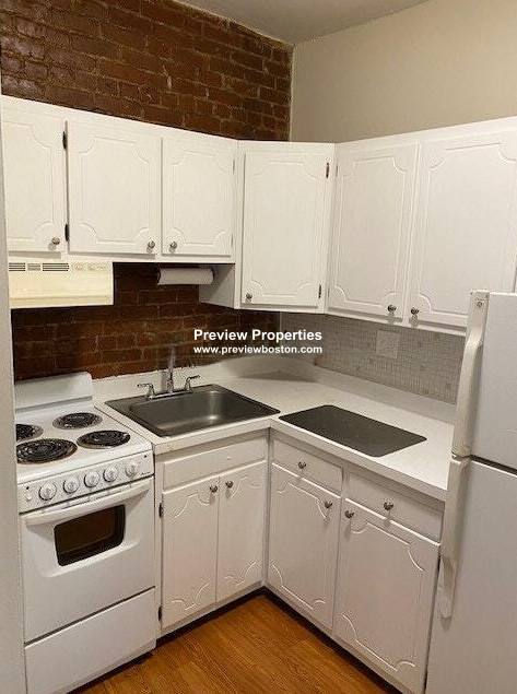 46 South Huntington Ave, Jamaica Plain