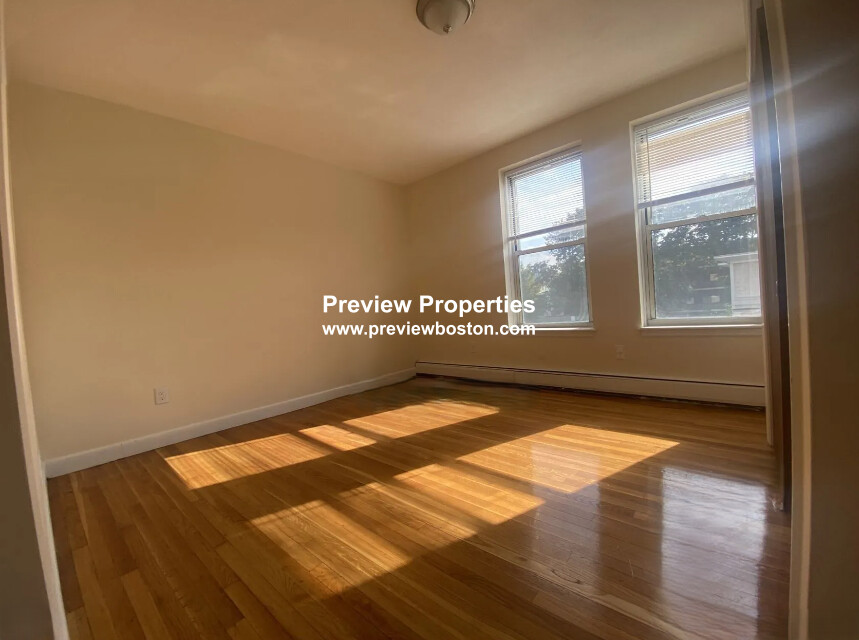 176 North Beacon St, Brighton