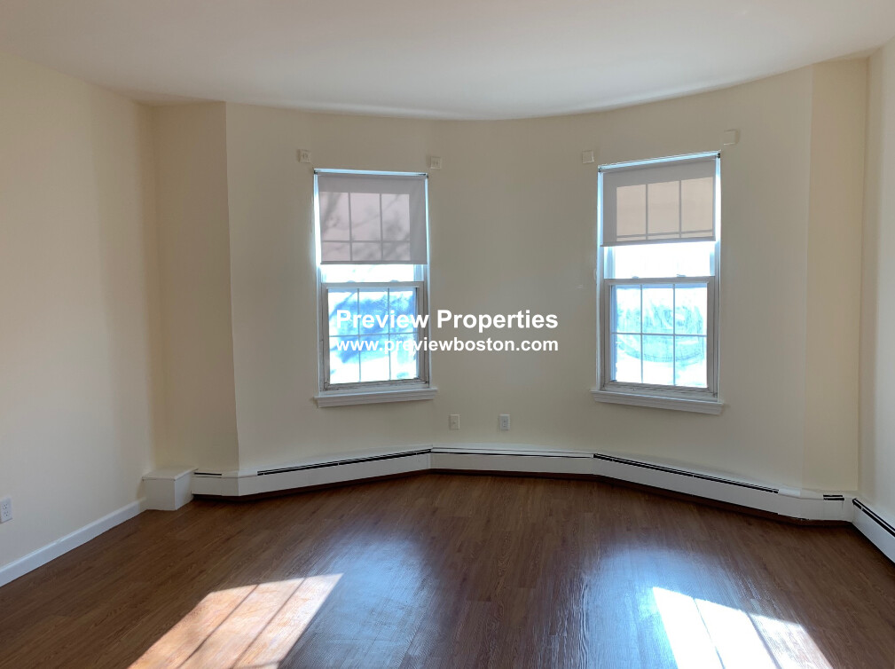 74 South Huntington Ave, Jamaica Plain