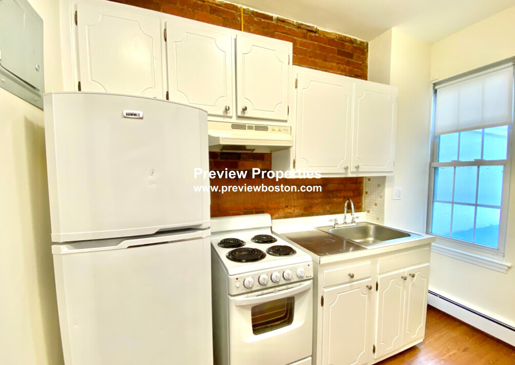 74 South Huntington Ave, Jamaica Plain