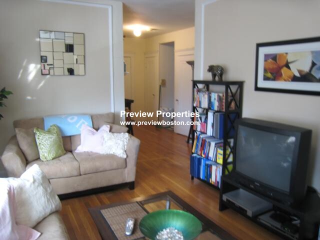 2003 Commonwealth Ave, Brighton