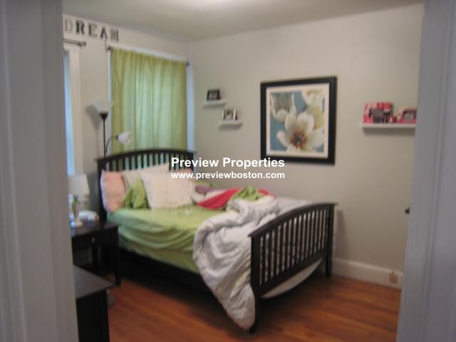 2003 Commonwealth Ave, Brighton