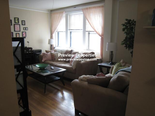 2003 Commonwealth Ave, Brighton