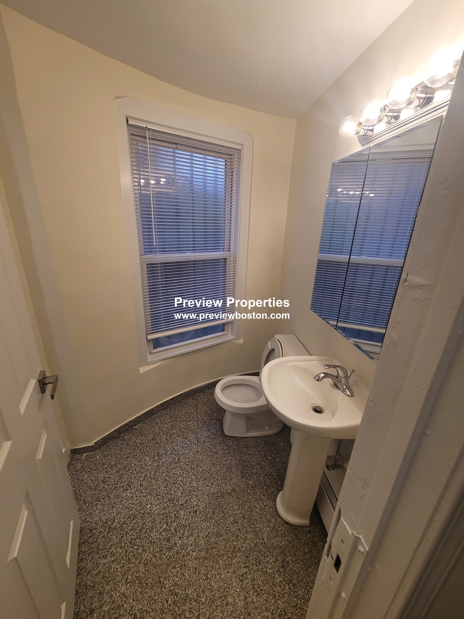 56 Cummings Rd, Brighton