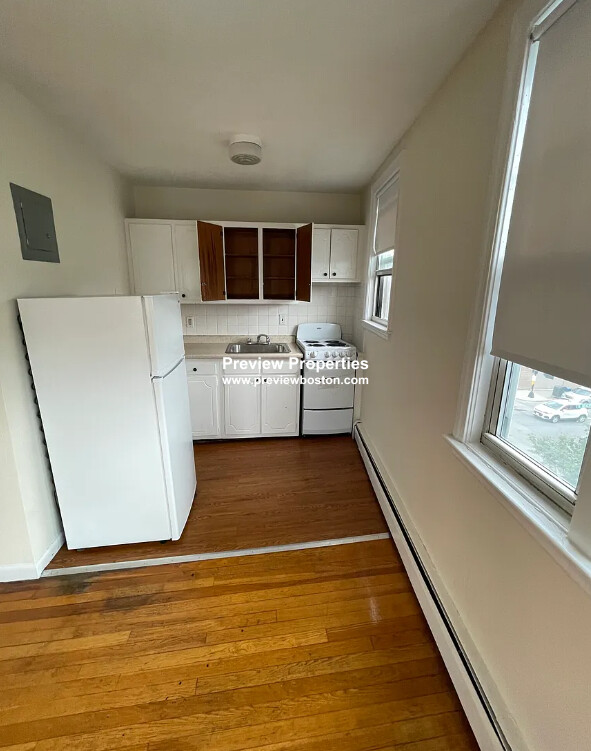 160 North Beacon St, Brighton