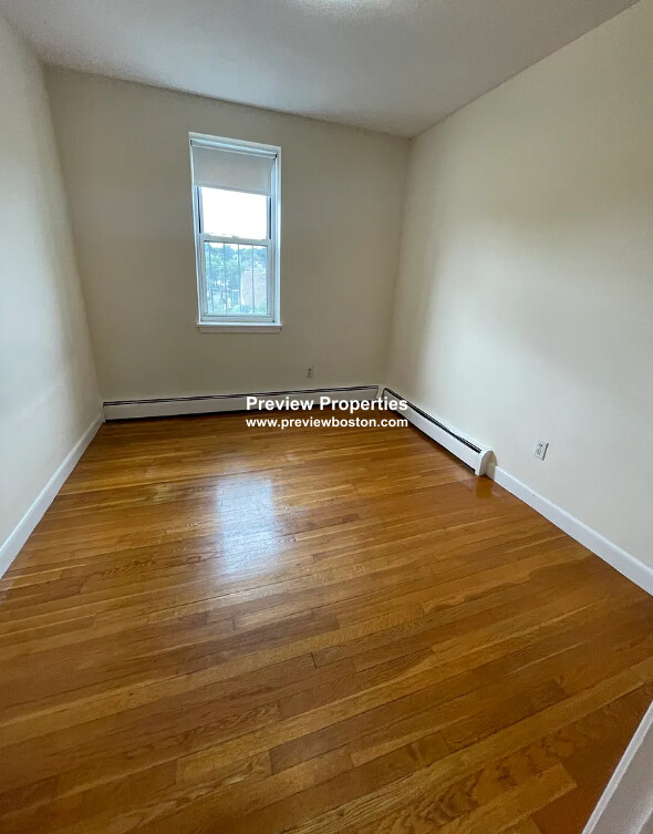 160 North Beacon St, Brighton