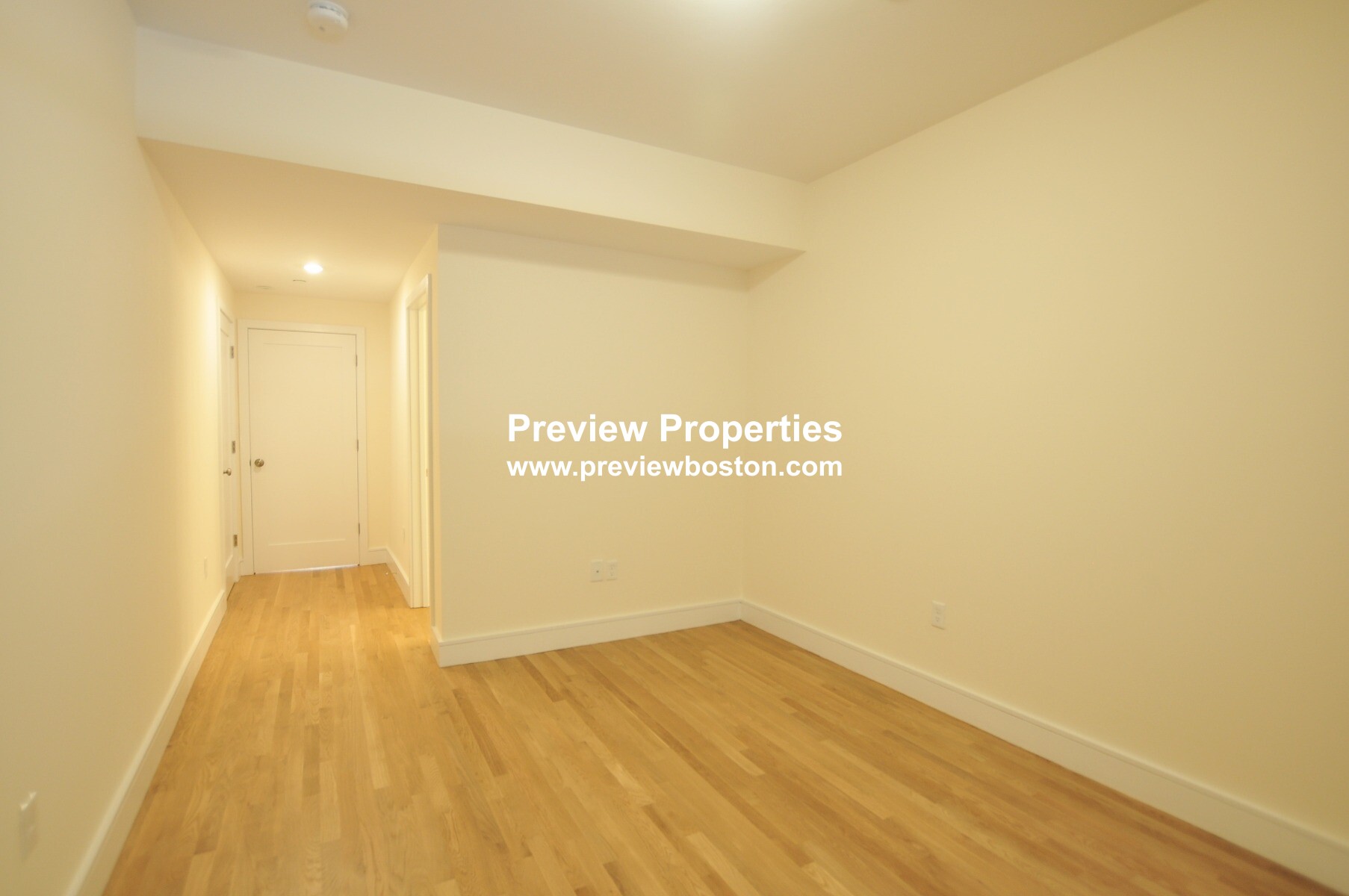 877 Beacon St, Fenway