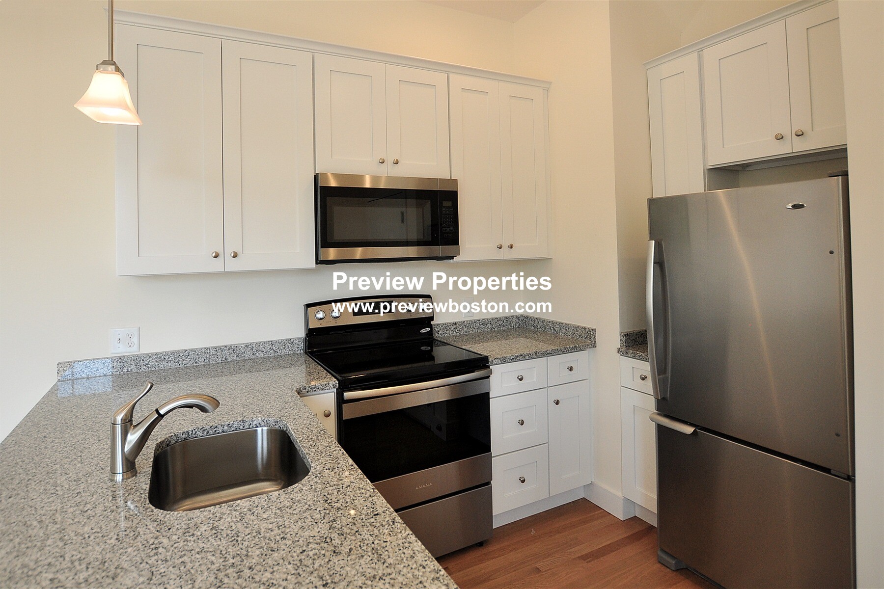 877 Beacon St, Fenway