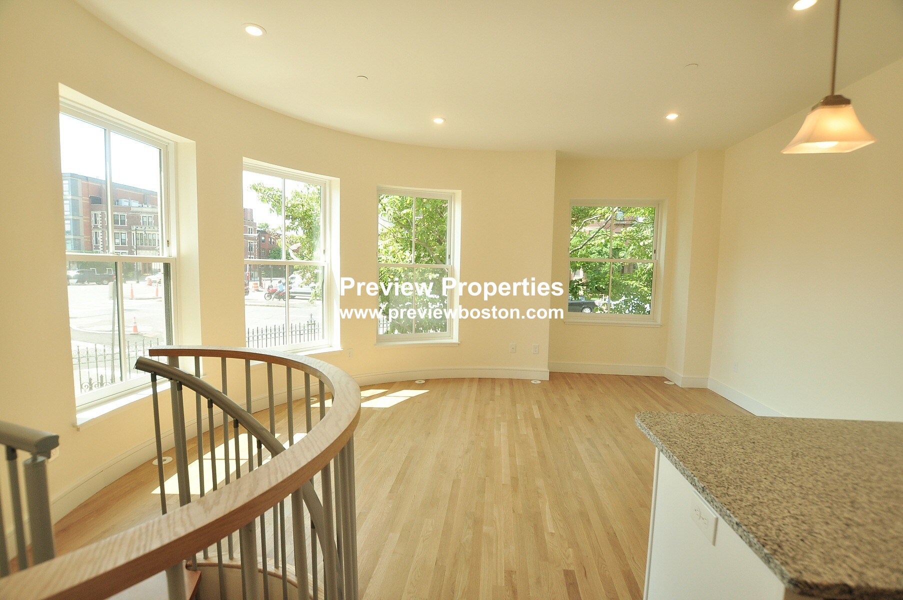 877 Beacon St, Fenway