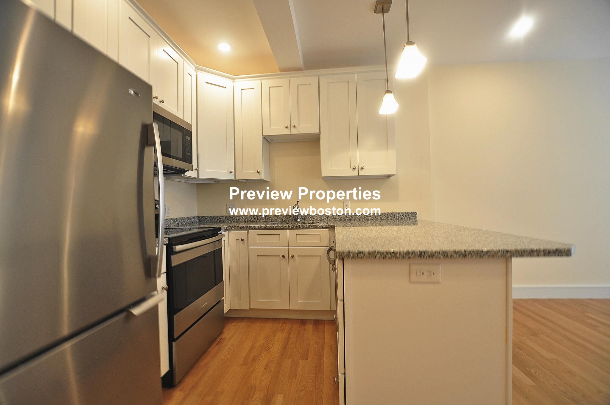 877 Beacon St, Fenway