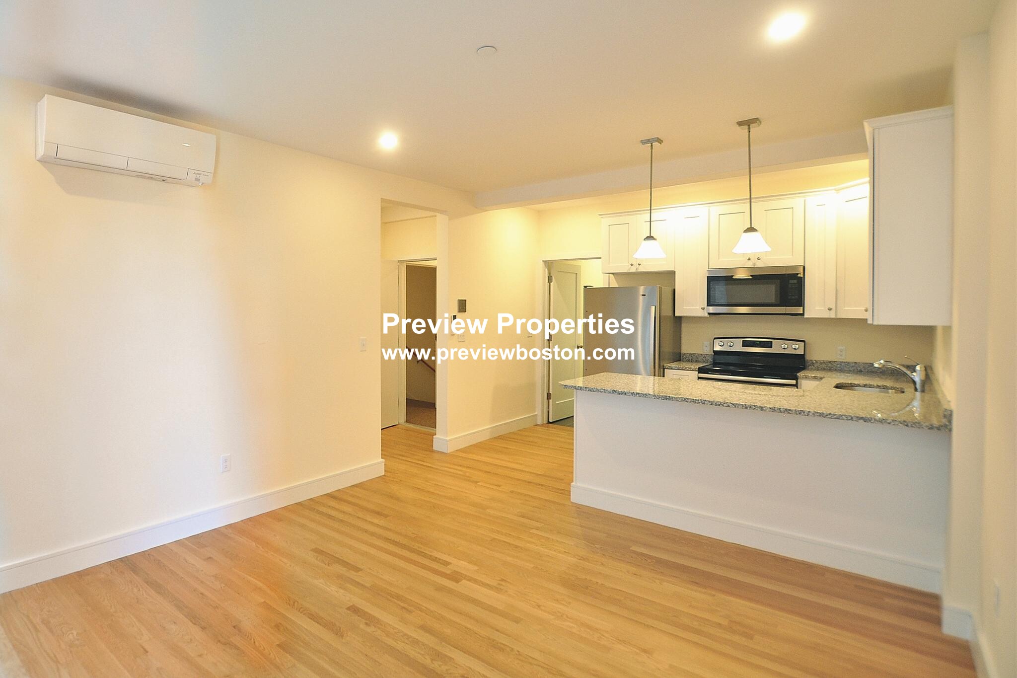 877 Beacon St, Fenway