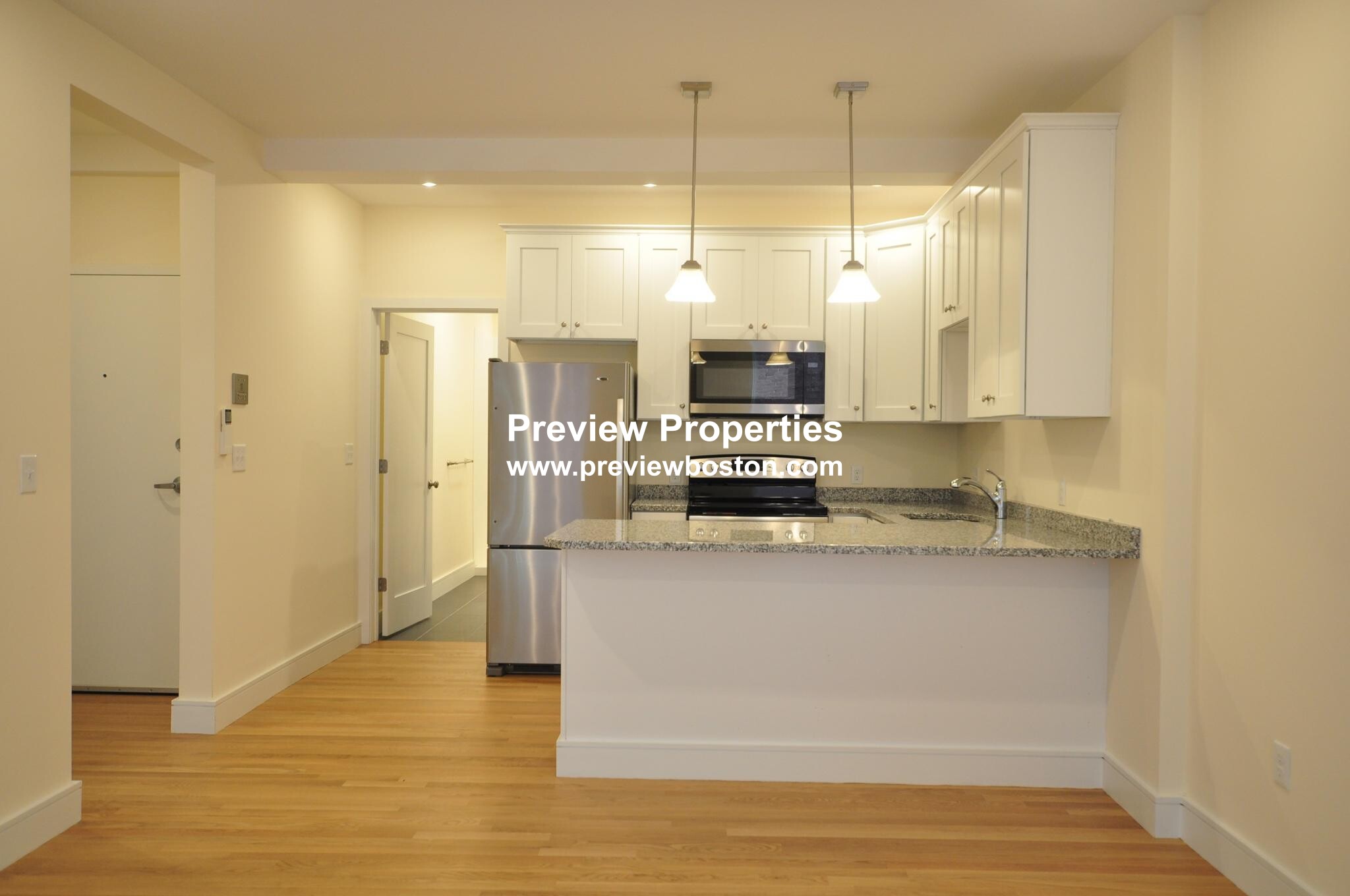 877 Beacon St, Fenway