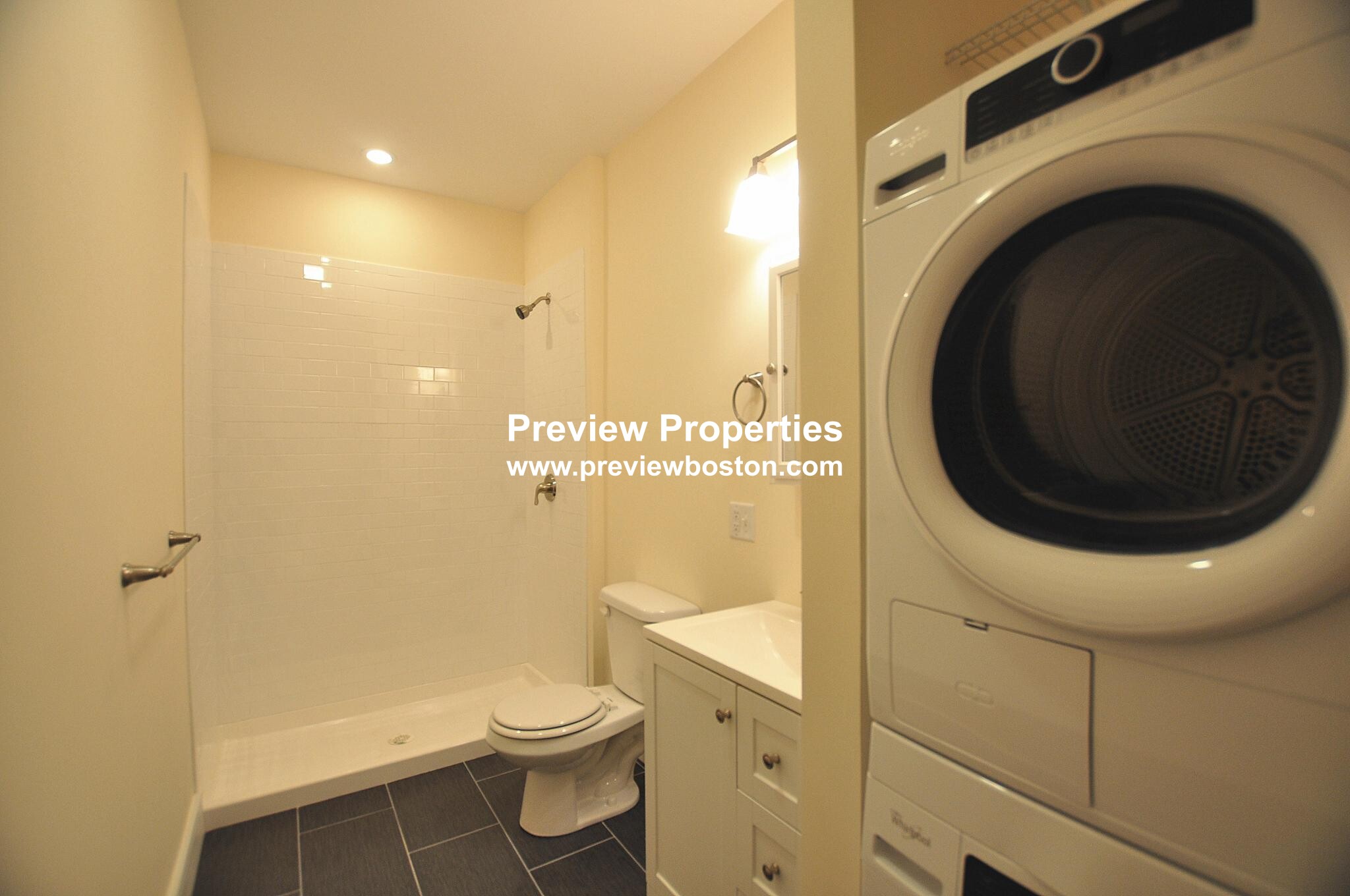 877 Beacon St, Fenway