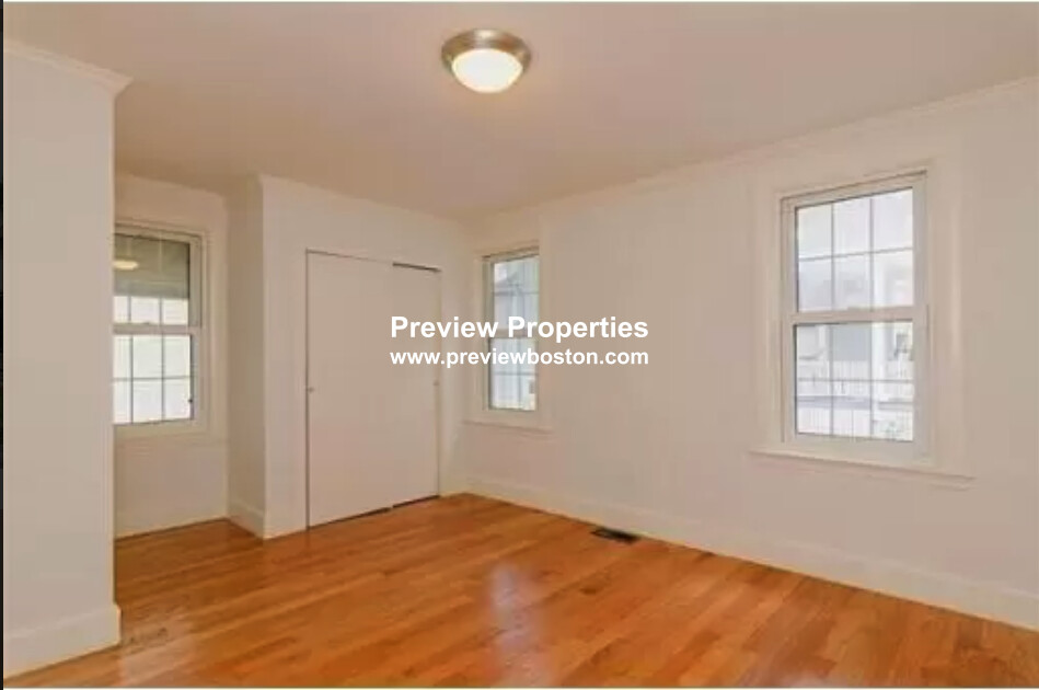 2 Braemore Rd, Brighton