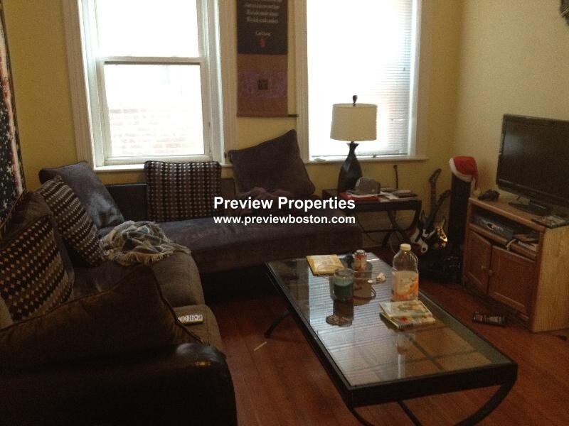 71 South Huntington Ave, Jamaica Plain