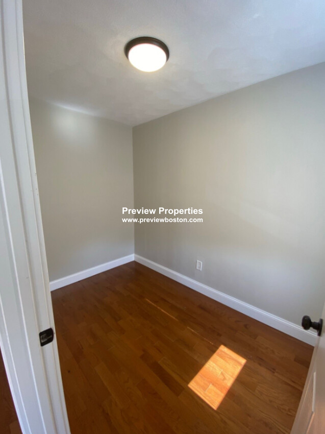 12 Chelsea St, East Boston