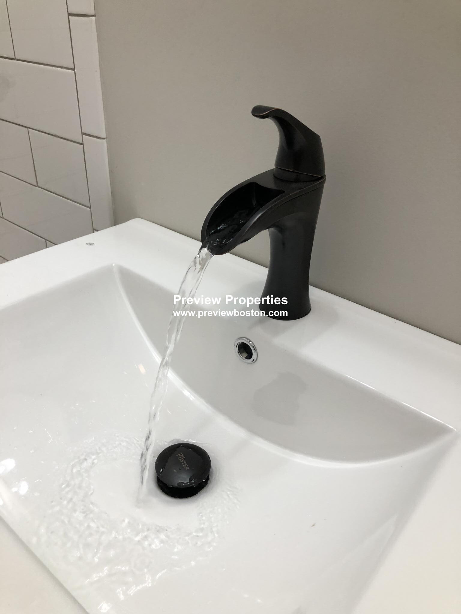 12 Chelsea St, East Boston