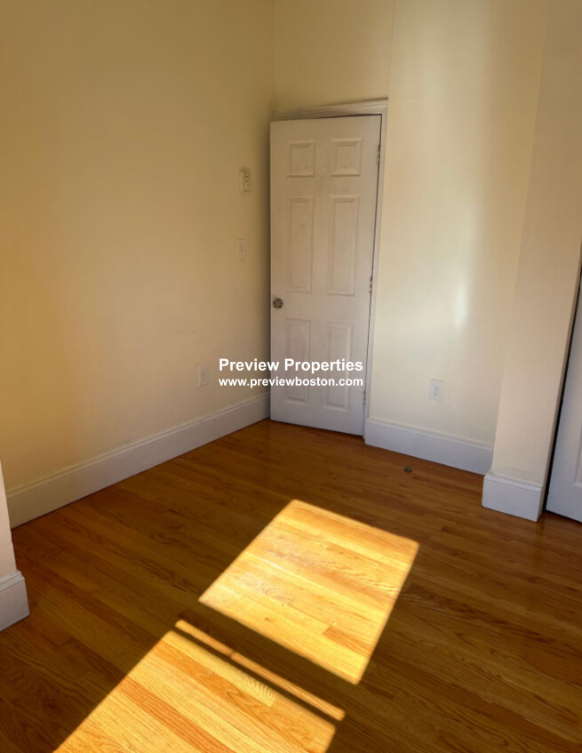 20 Chelsea St, East Boston