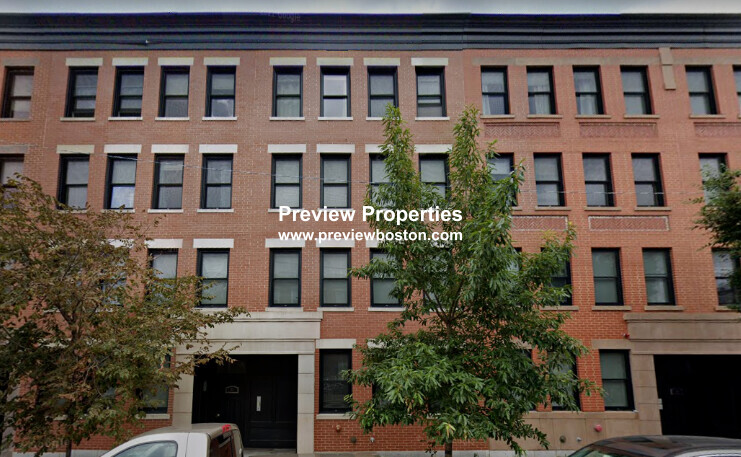 53 Chelsea St, East Boston