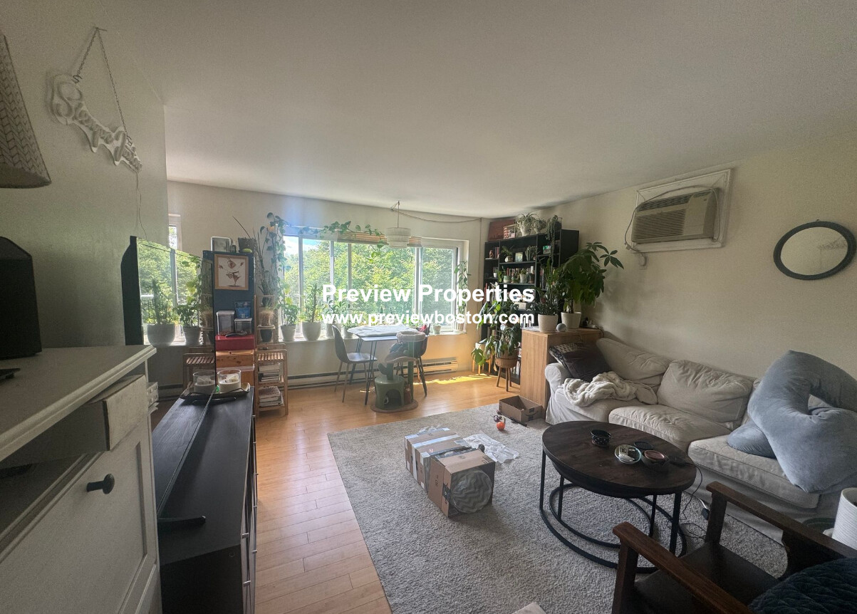 126 Marginal St, East Boston