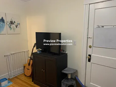 29 Corinthian Rd, Tufts