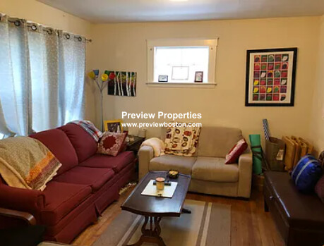 29 Corinthian Rd, Tufts