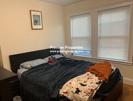 29 Corinthian Rd, Tufts