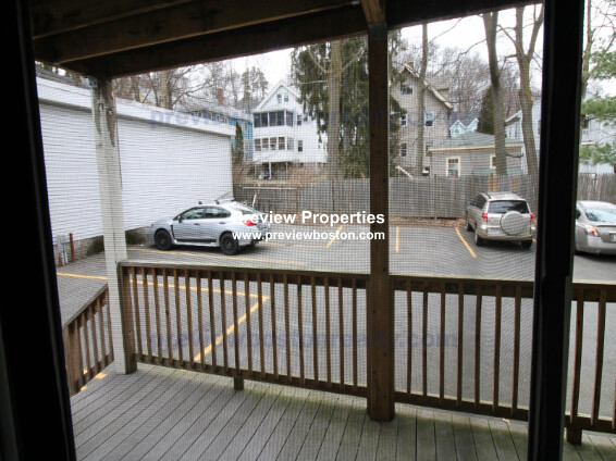 331 Faneuil St, Oak Square